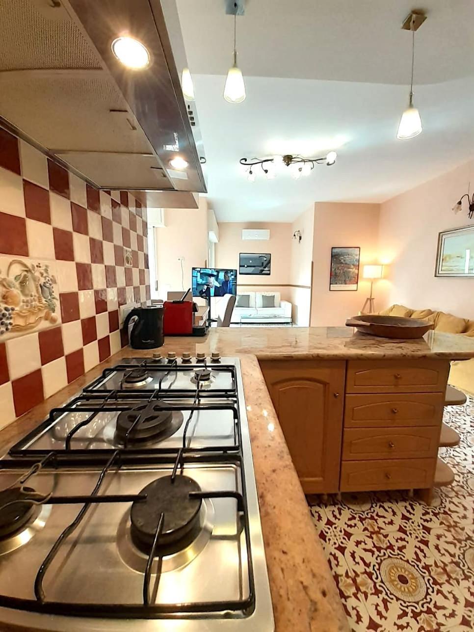 Yourhome In Vico Вико Екуензе Екстериор снимка